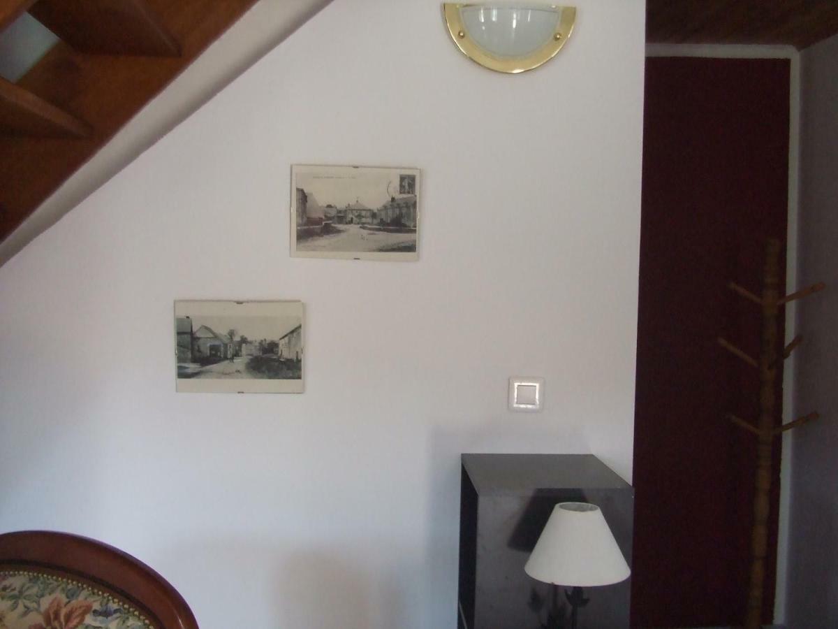 Gite Les Bois Georges Bossus-Les-Rumigny Exterior foto